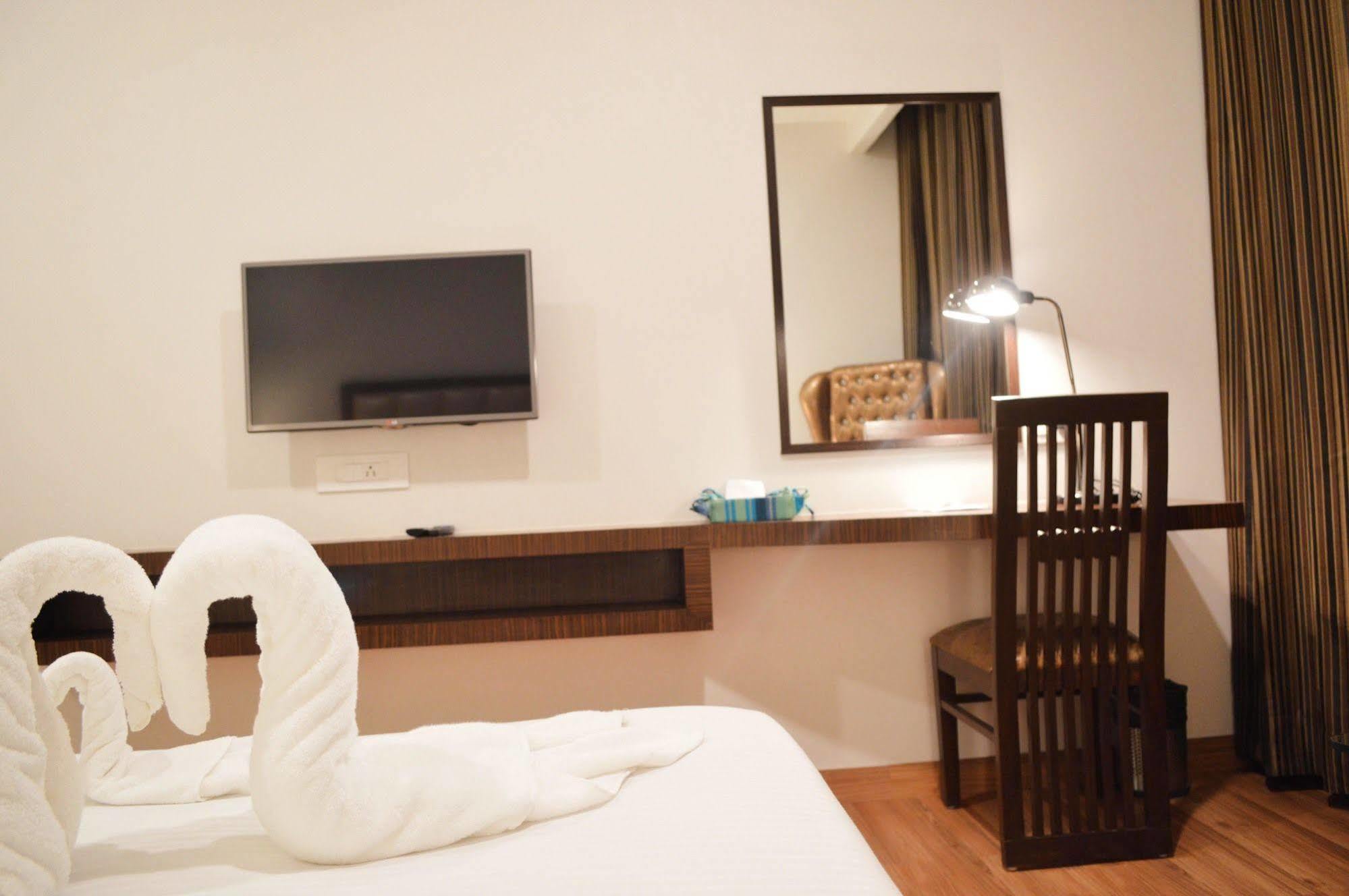 แฟบโฮเต็ล ออร์เบียน มอลล์ โรด Hotel อัมริตสา ภายนอก รูปภาพ