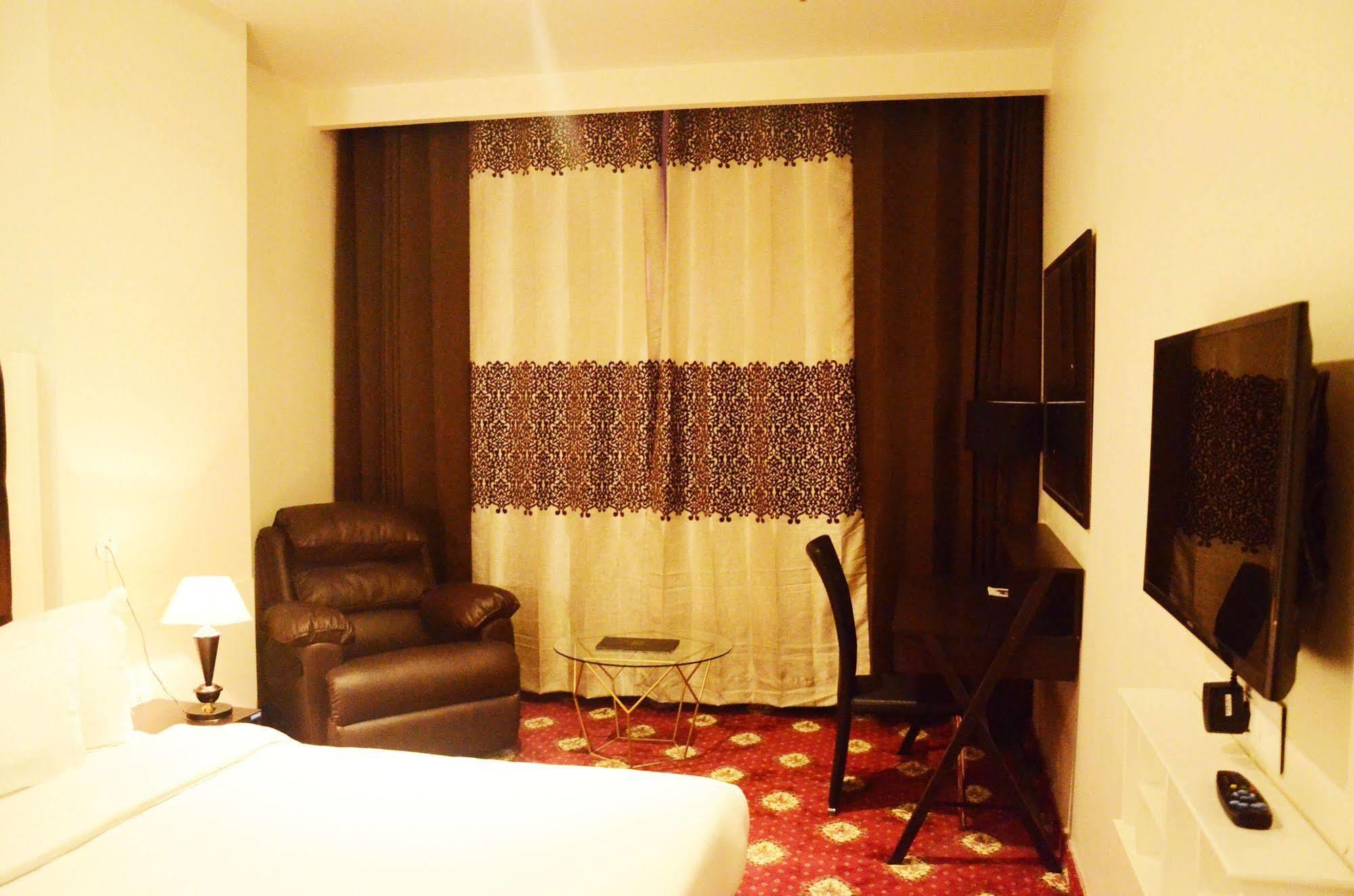 แฟบโฮเต็ล ออร์เบียน มอลล์ โรด Hotel อัมริตสา ภายนอก รูปภาพ