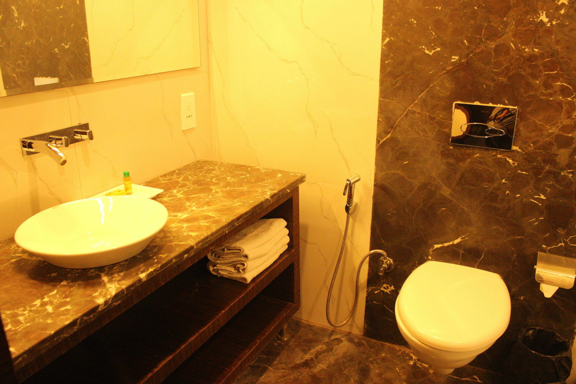 แฟบโฮเต็ล ออร์เบียน มอลล์ โรด Hotel อัมริตสา ภายนอก รูปภาพ